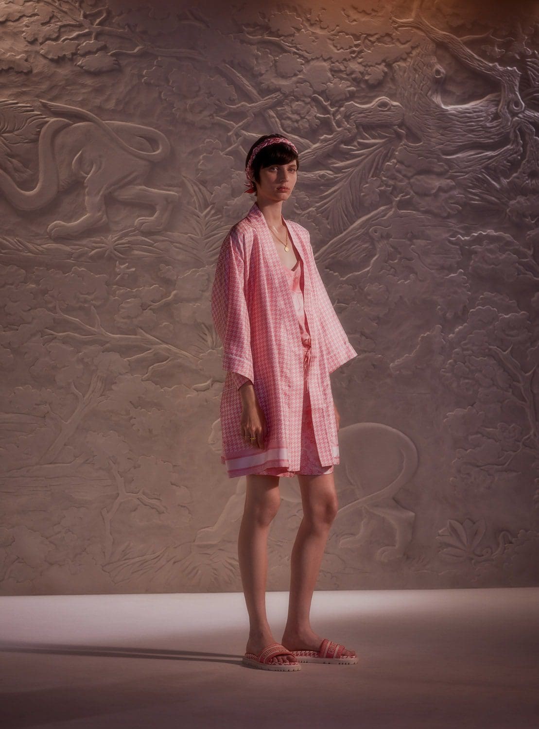 Dior Chez Moi Capsule Croisière 2022 par RUNWAY MAGAZINE