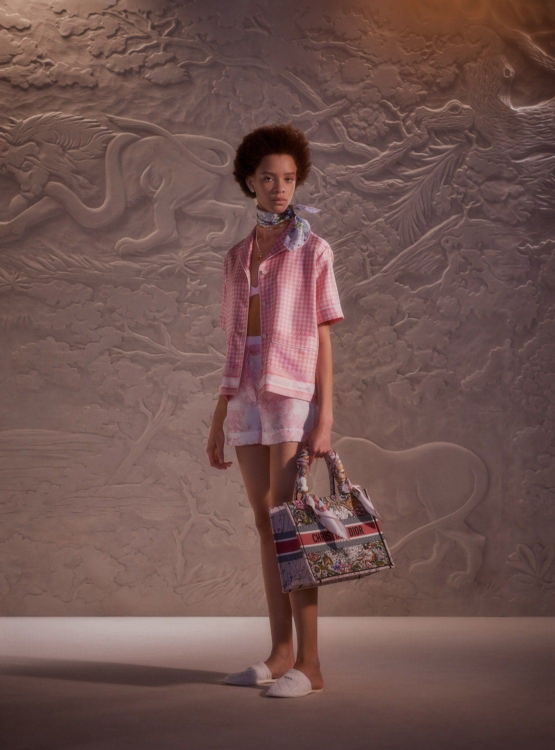 Dior Chez Moi Capsule Croisière 2022 par RUNWAY MAGAZINE