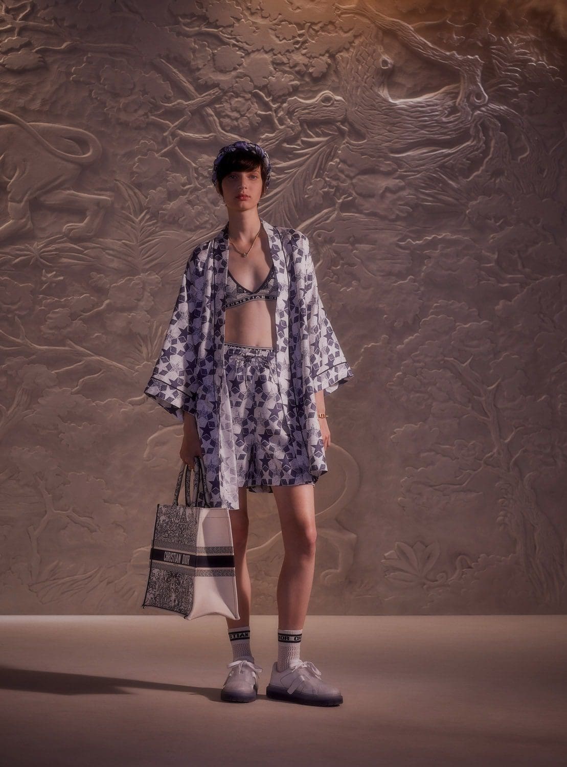 Dior Chez Moi Capsule Croisière 2022 par RUNWAY MAGAZINE