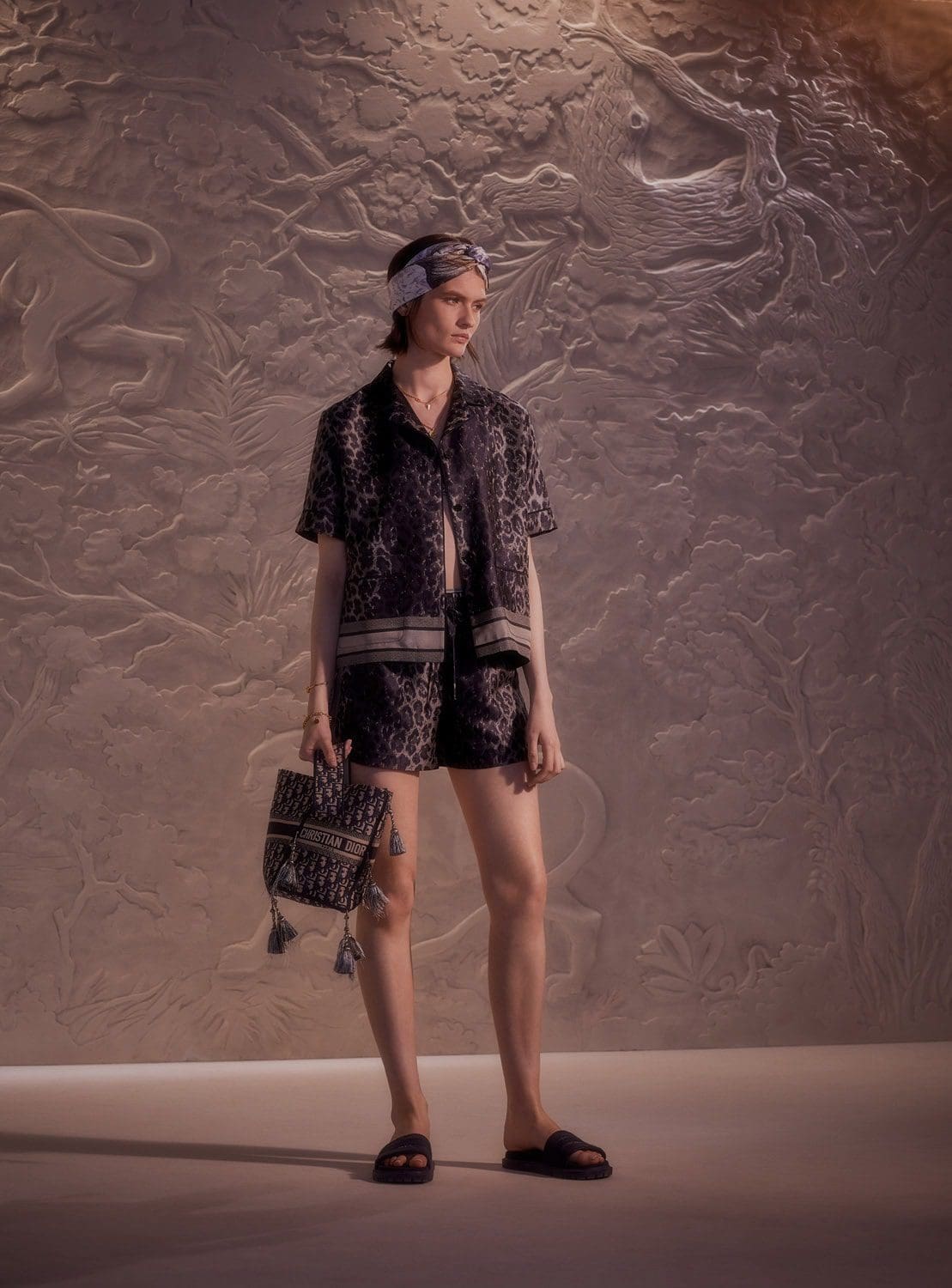 Dior Chez Moi Capsule Croisière 2022 par RUNWAY MAGAZINE