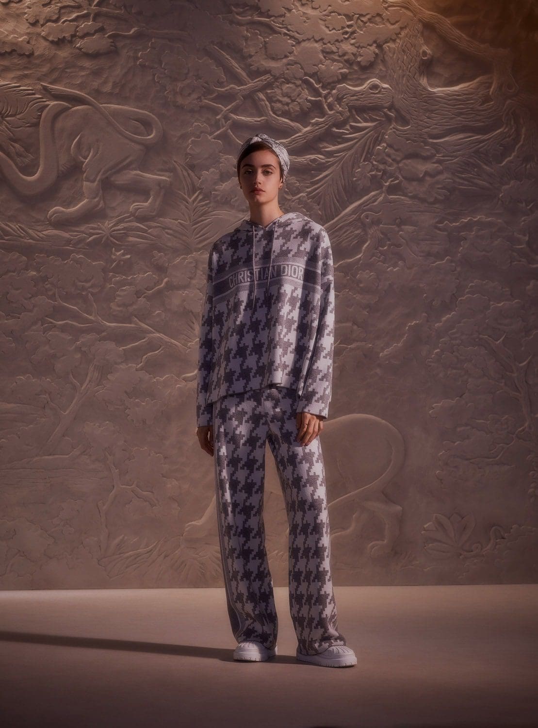 Dior Chez Moi Capsule Croisière 2022 par RUNWAY MAGAZINE