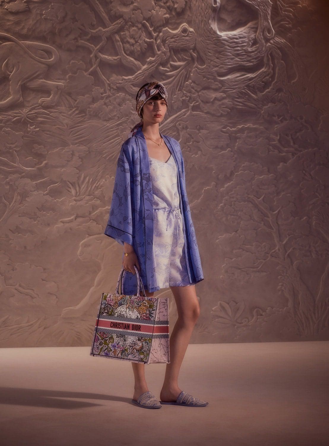 Dior Chez Moi Capsule Croisière 2022 par RUNWAY MAGAZINE