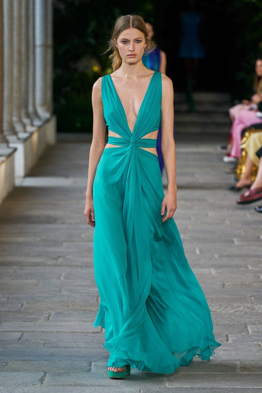 Alberta Ferretti Primavera Estate 2022 di RUNWAY MAGAZINE