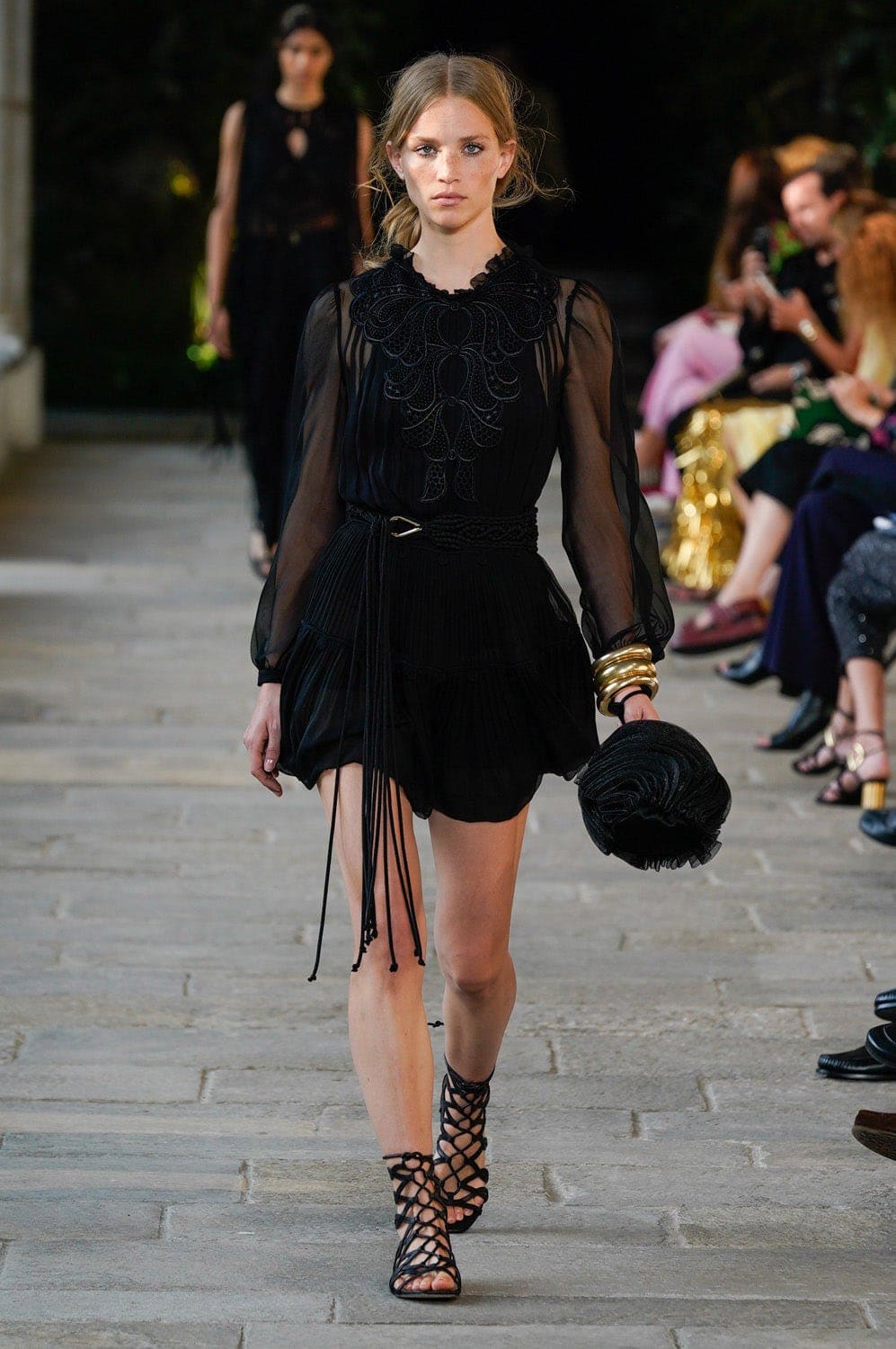 Alberta Ferretti Primavera Estate 2022 di RUNWAY MAGAZINE