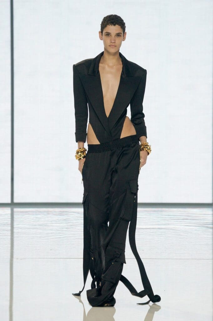 Balmain de Olivier Rousteing Primavera Verano 2022 por RUNWAY REVISTA