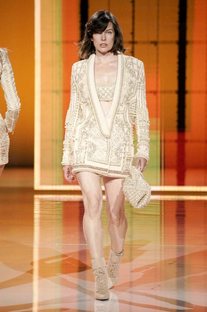 Balmain de Olivier Rousteing Primavera Verano 2022 por RUNWAY REVISTA