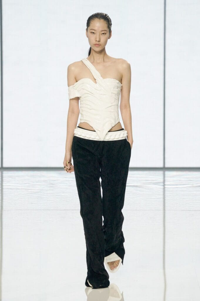 Balmain de Olivier Rousteing Primavera Verano 2022 por RUNWAY REVISTA