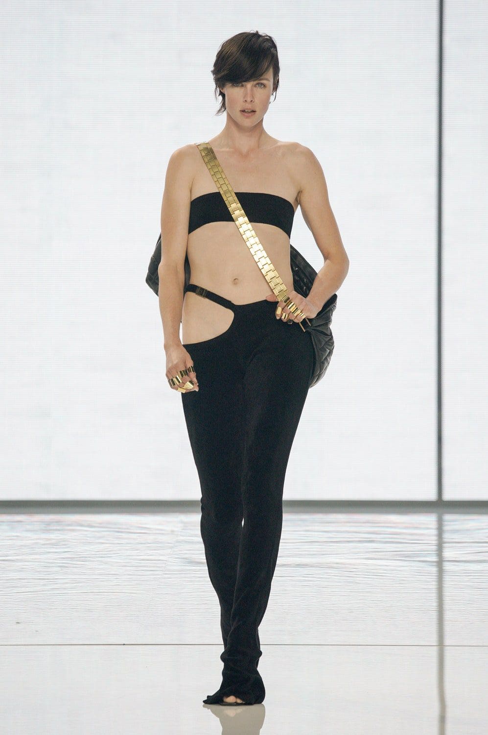 奥利维尔的巴尔曼 Rousteing 2022 春夏 RUNWAY 杂志