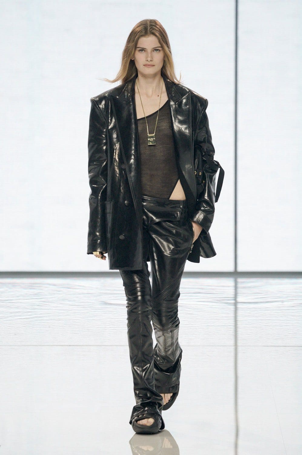 奥利维尔的巴尔曼 Rousteing 2022 春夏 RUNWAY 杂志