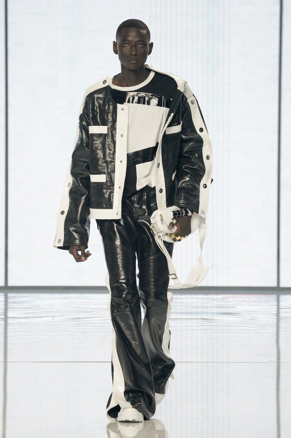 奥利维尔的巴尔曼 Rousteing 2022 春夏 RUNWAY 杂志