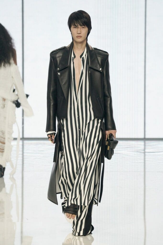 Balmain de Olivier Rousteing Primavera Verano 2022 por RUNWAY REVISTA
