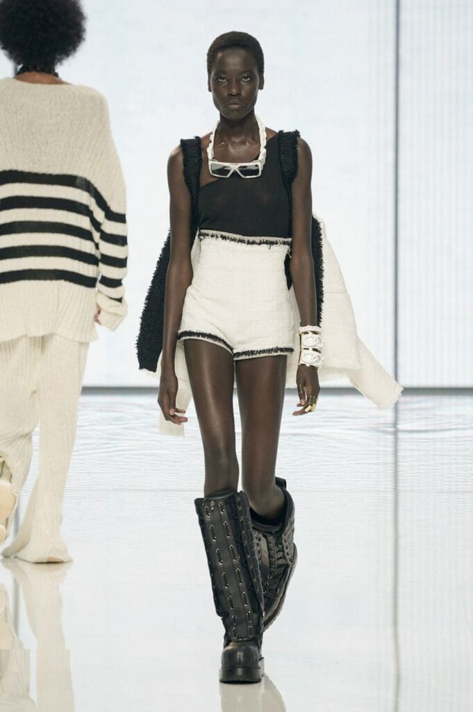 Balmain de Olivier Rousteing Primavera Verano 2022 por RUNWAY REVISTA