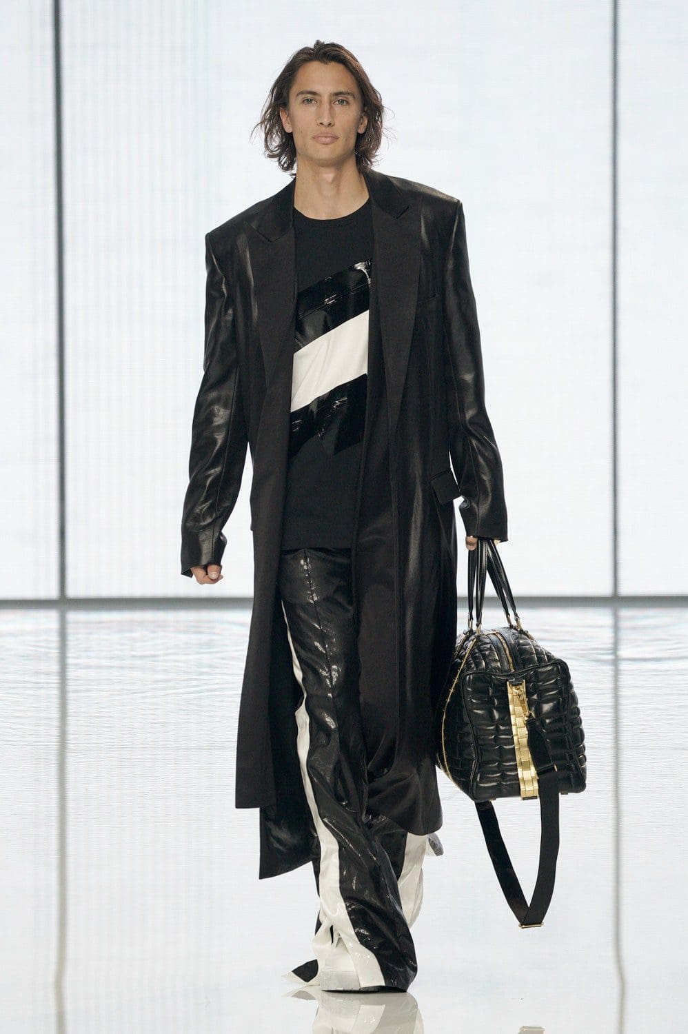奥利维尔的巴尔曼 Rousteing 2022 春夏 RUNWAY 杂志