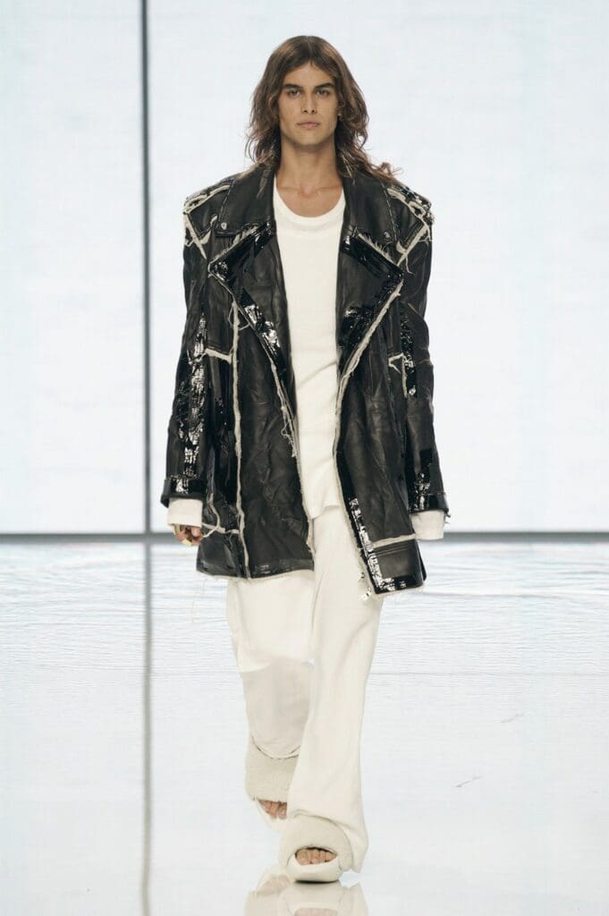 Balmain de Olivier Rousteing Primavera Verano 2022 por RUNWAY REVISTA