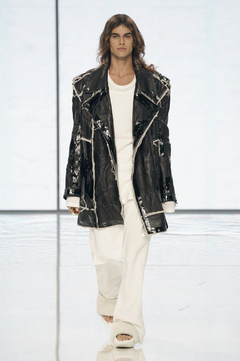 奥利维尔的巴尔曼 Rousteing 2022 春夏 RUNWAY 杂志