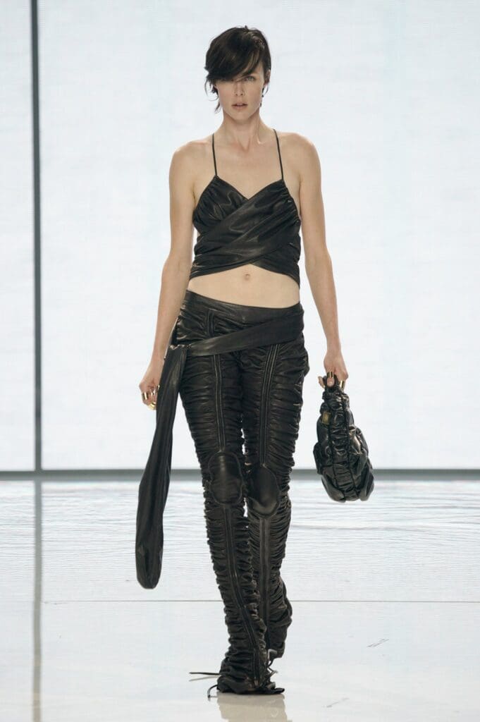 Balmain de Olivier Rousteing Primavera Verano 2022 por RUNWAY REVISTA