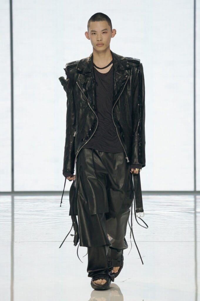 Balmain de Olivier Rousteing Primavera Verano 2022 por RUNWAY REVISTA
