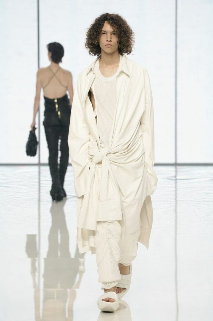 Balmain de Olivier Rousteing Primavera Verano 2022 por RUNWAY REVISTA