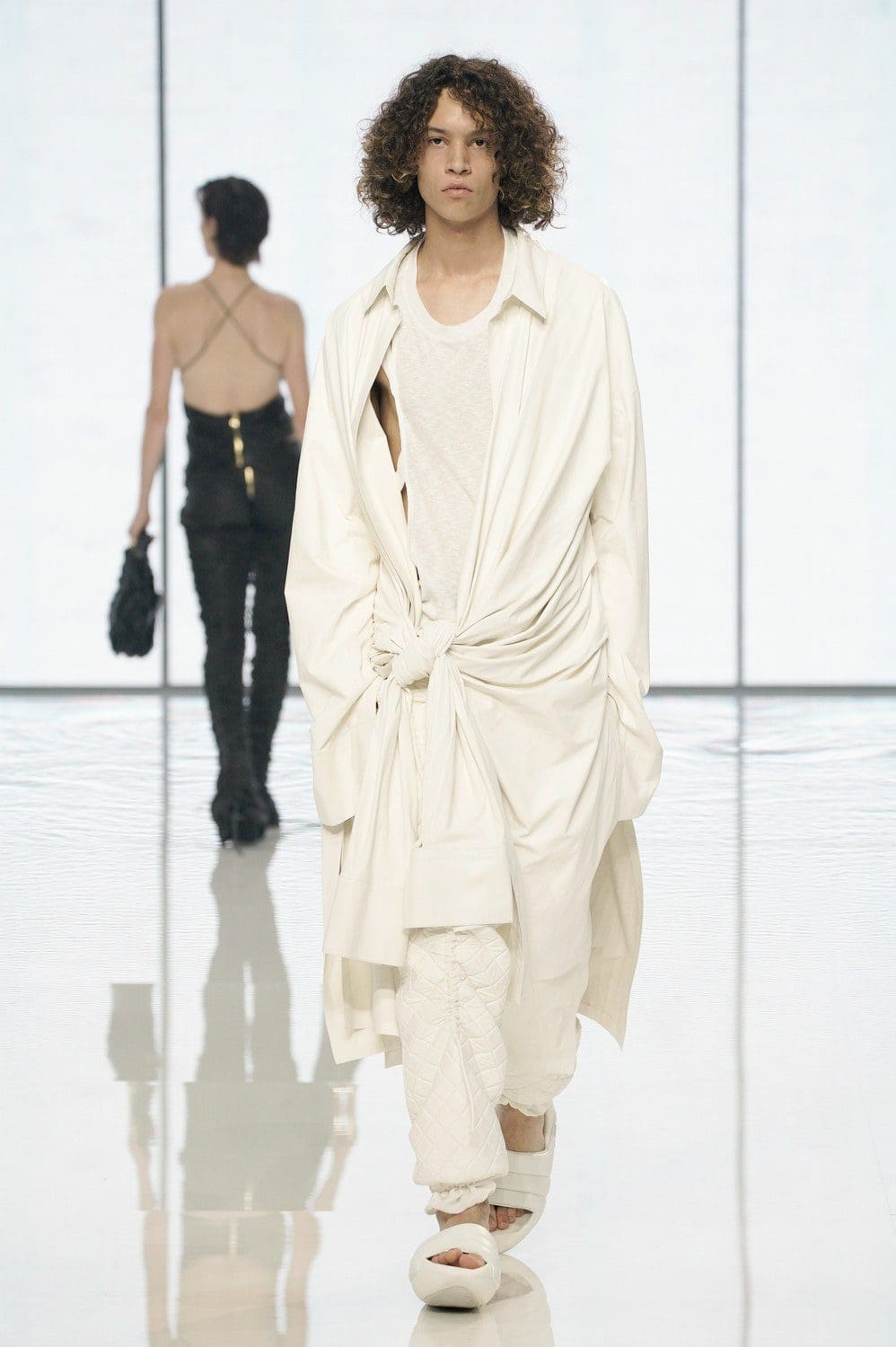 奥利维尔的巴尔曼 Rousteing 2022 春夏 RUNWAY 杂志