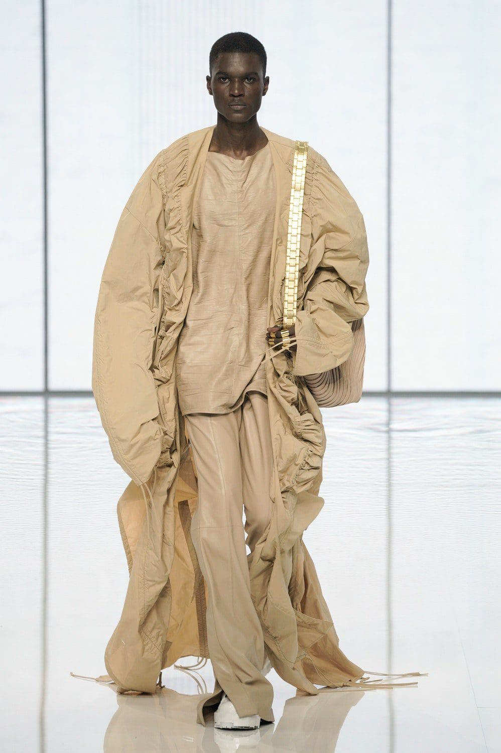 奥利维尔的巴尔曼 Rousteing 2022 春夏 RUNWAY 杂志