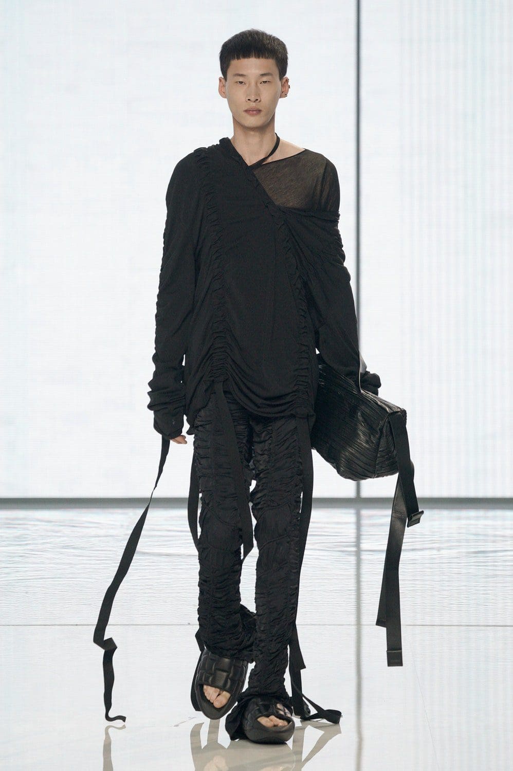 奥利维尔的巴尔曼 Rousteing 2022 春夏 RUNWAY 杂志