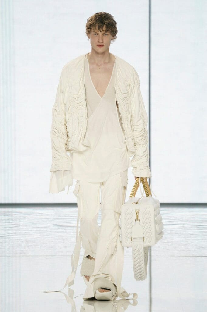 Balmain de Olivier Rousteing Primavera Verano 2022 por RUNWAY REVISTA