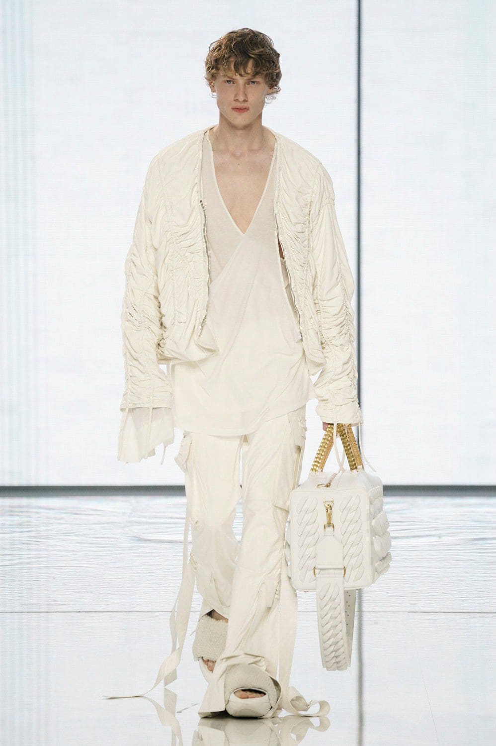 奥利维尔的巴尔曼 Rousteing 2022 春夏 RUNWAY 杂志
