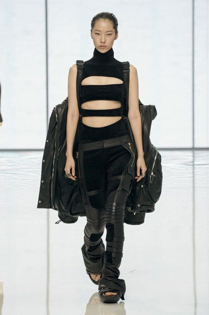Balmain de Olivier Rousteing Primavera Verano 2022 por RUNWAY REVISTA