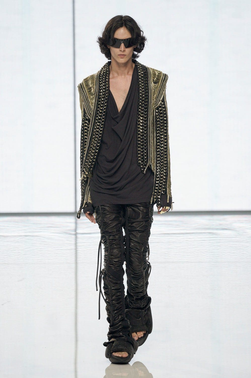 奥利维尔的巴尔曼 Rousteing 2022 春夏 RUNWAY 杂志