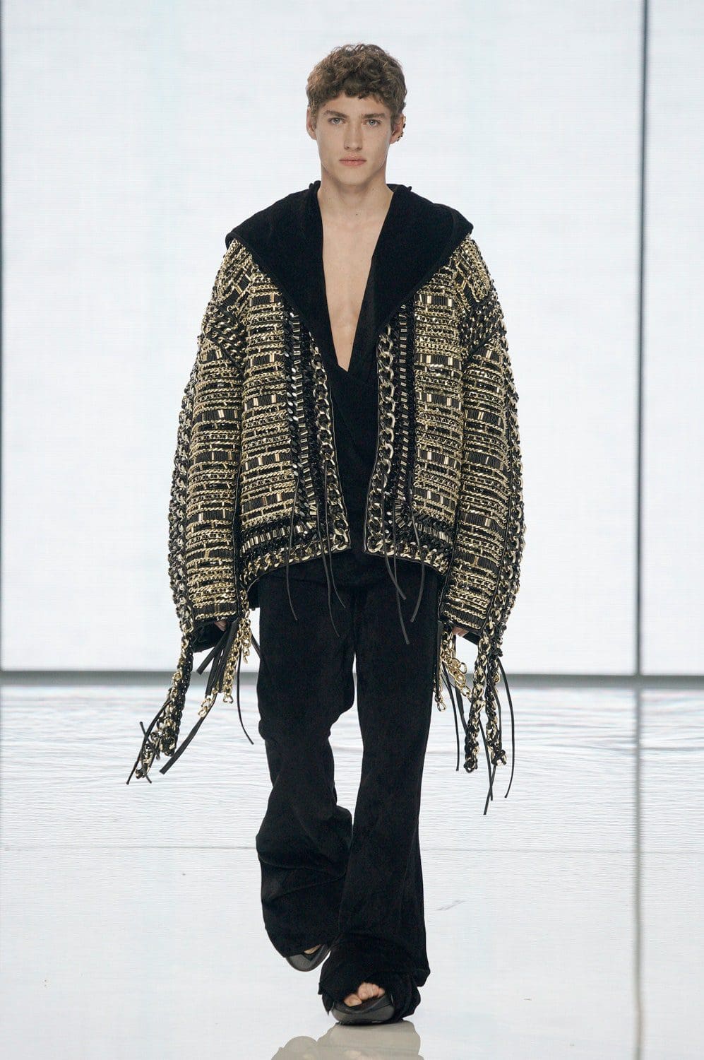奥利维尔的巴尔曼 Rousteing 2022 春夏 RUNWAY 杂志