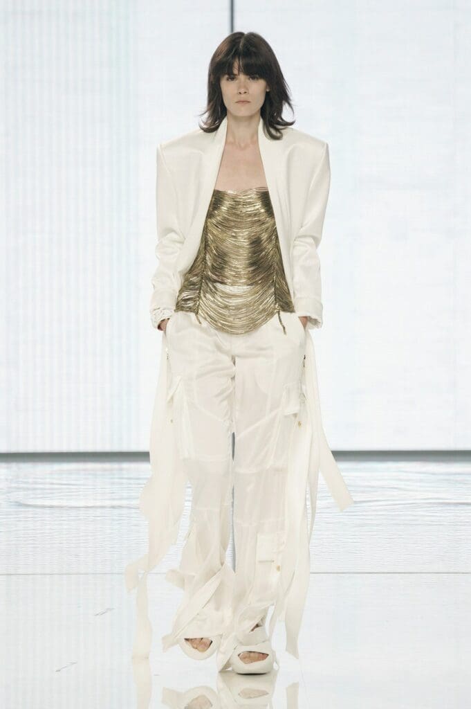 Balmain de Olivier Rousteing Primavera Verano 2022 por RUNWAY REVISTA