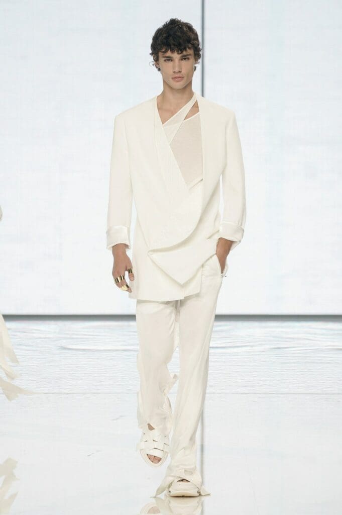 Balmain de Olivier Rousteing Primavera Verano 2022 por RUNWAY REVISTA