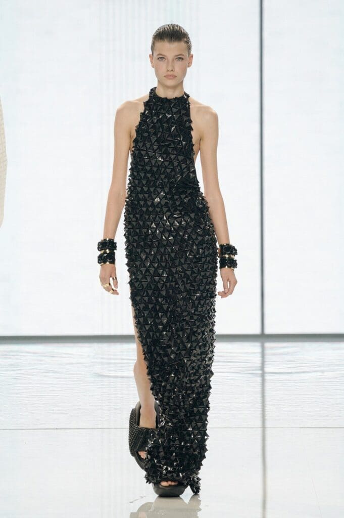 Balmain de Olivier Rousteing Primavera Verano 2022 por RUNWAY REVISTA