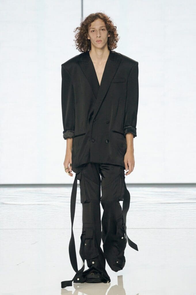 Balmain de Olivier Rousteing Primavera Verano 2022 por RUNWAY REVISTA