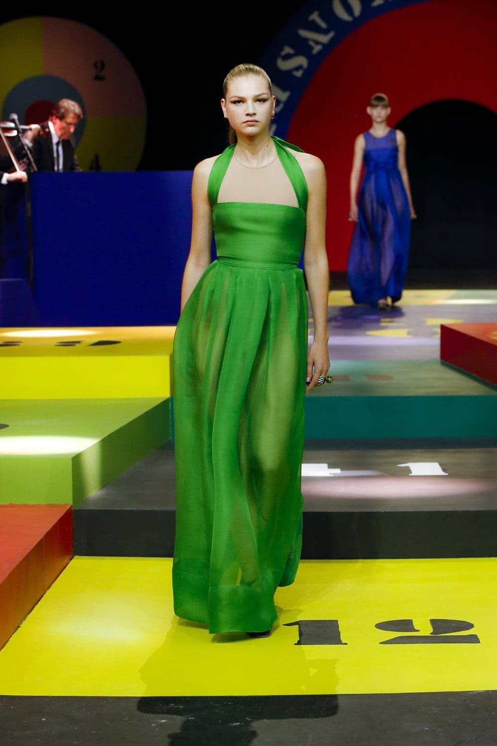 Dior Primavera Verano 2022 París por RUNWAY REVISTA