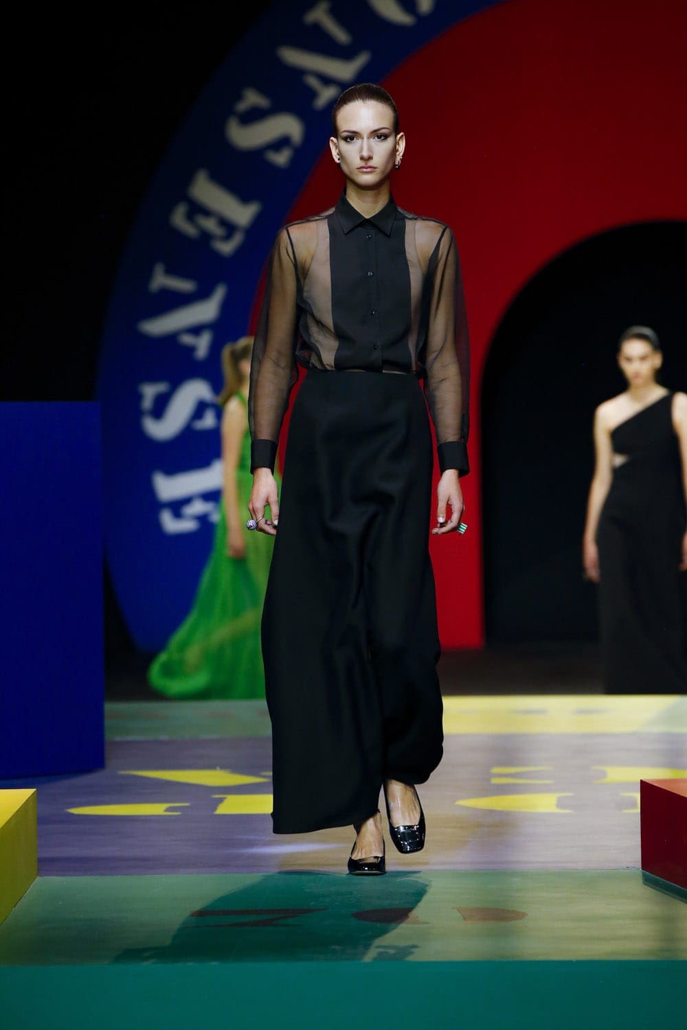 Dior Primavera Verano 2022 París por RUNWAY REVISTA