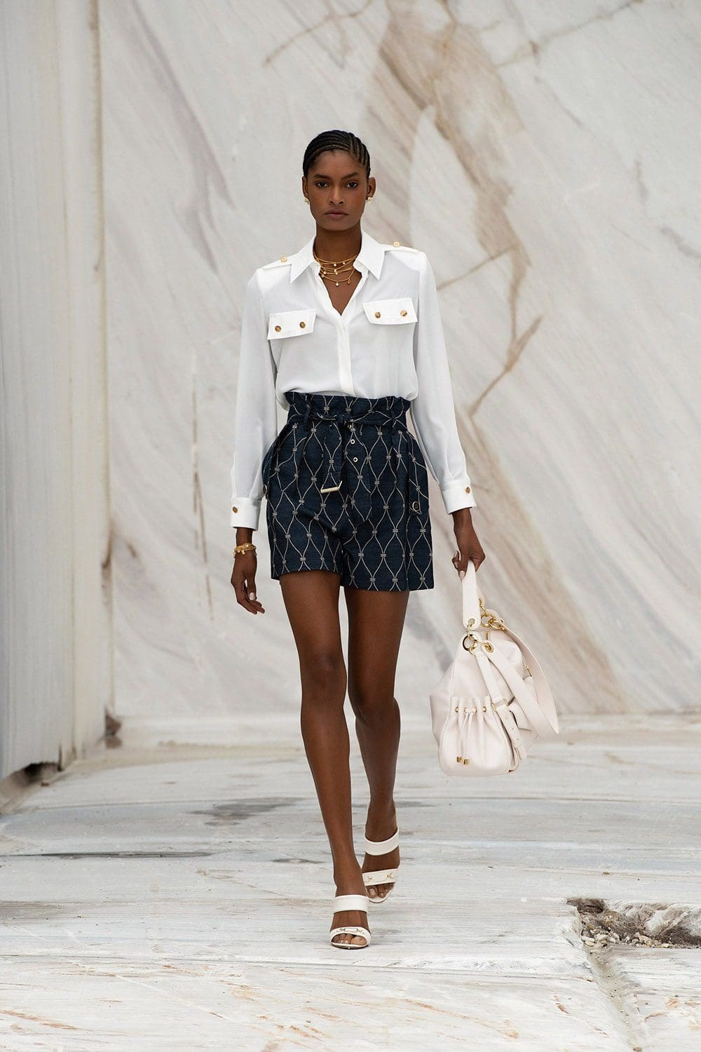 Elisabetta Franchi Spring Summer 2022 Milão por RUNWAY MAGAZINE