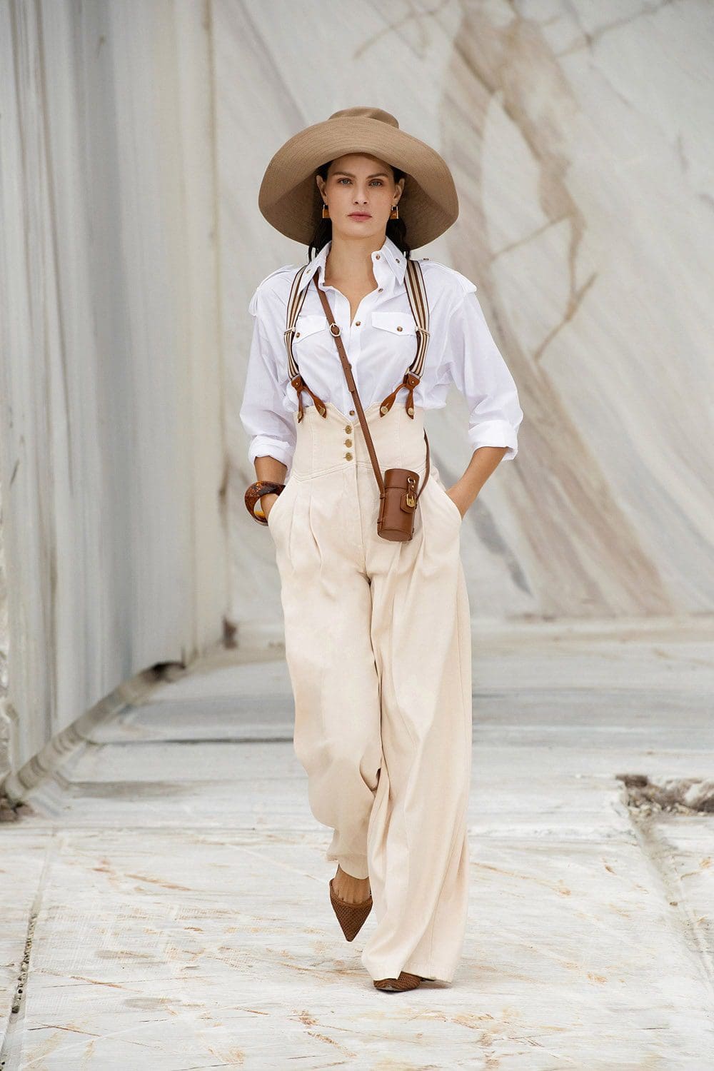Elisabetta Franchi Spring Summer 2022 Milão por RUNWAY MAGAZINE
