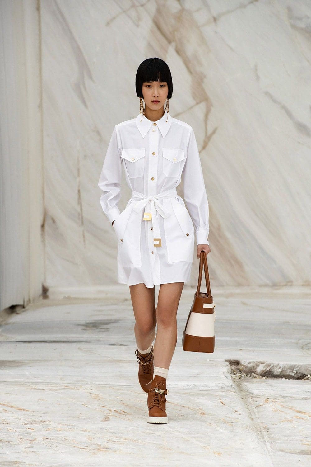 Elisabetta Franchi Spring Summer 2022 Milão por RUNWAY MAGAZINE