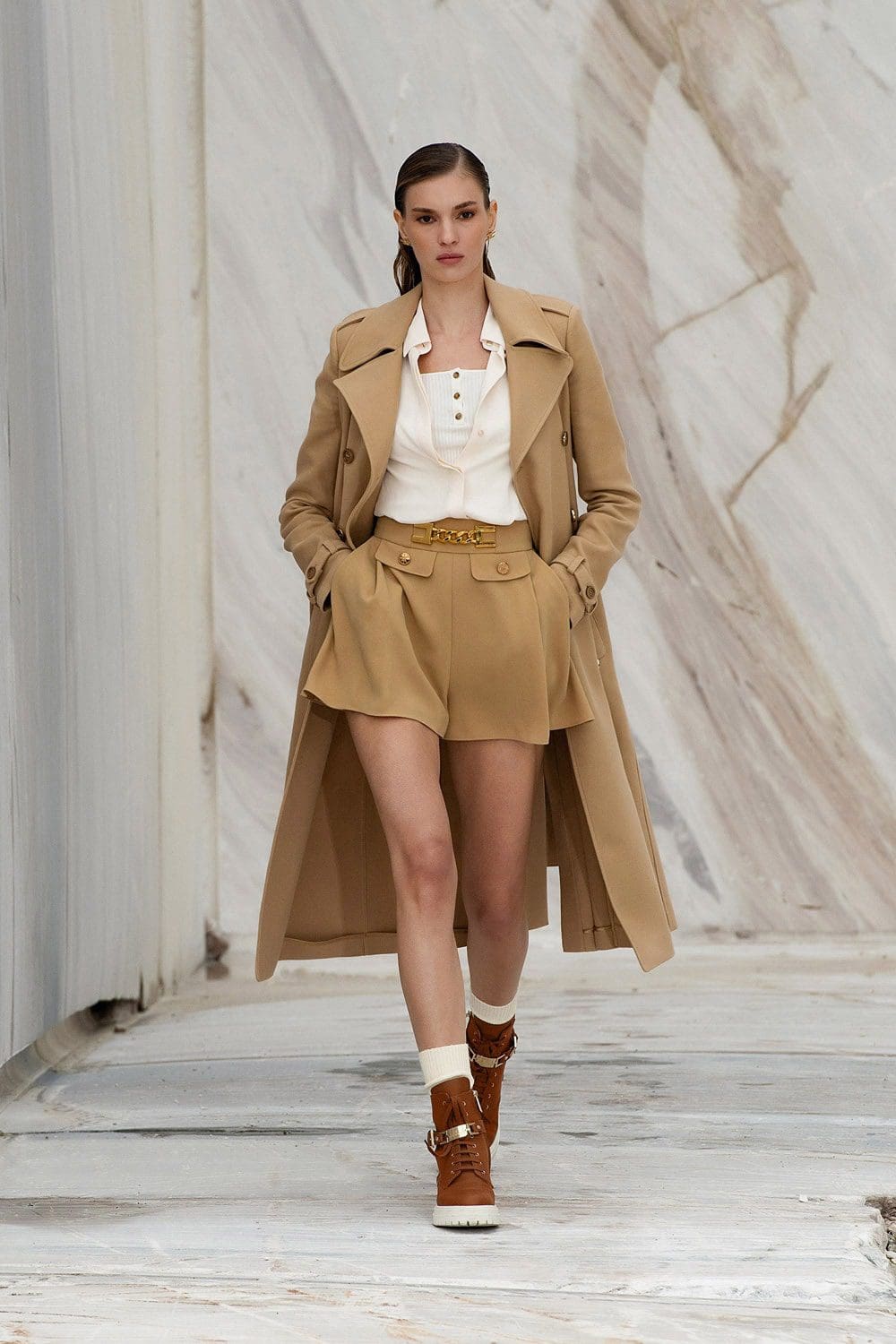 Elisabetta Franchi Spring Summer 2022 Milão por RUNWAY MAGAZINE