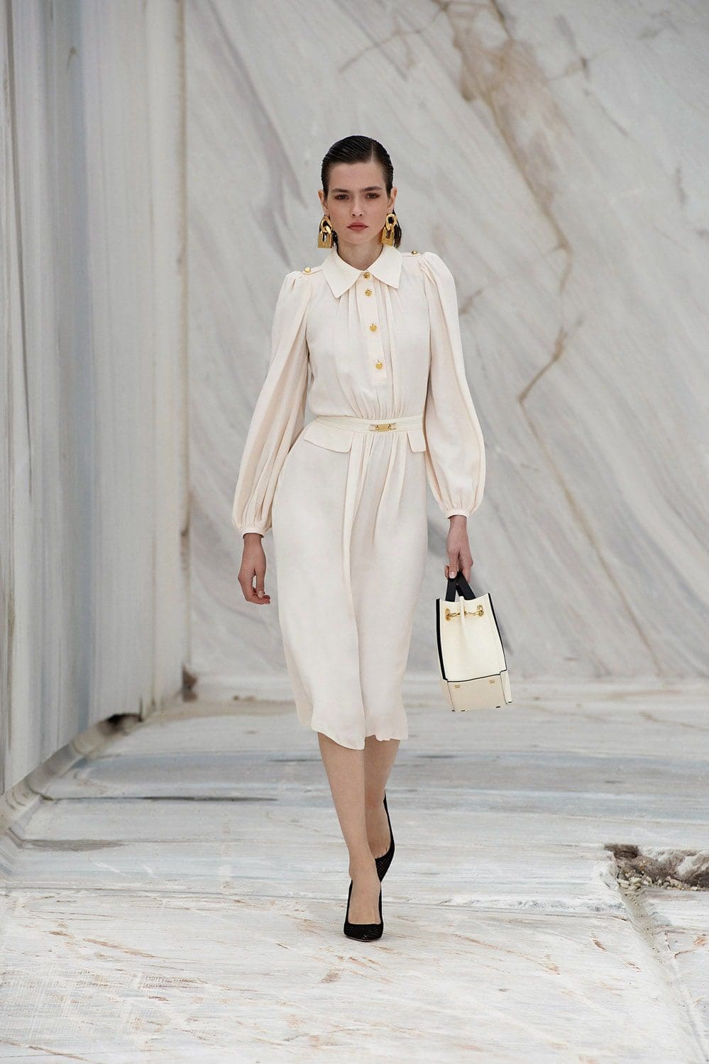 Elisabetta Franchi Spring Summer 2022 Milão por RUNWAY MAGAZINE