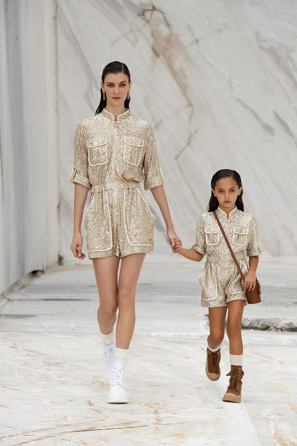 Elisabetta Franchi Spring Summer 2022 Milão por RUNWAY MAGAZINE