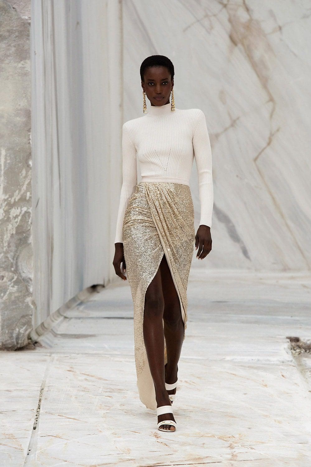 Elisabetta Franchi Spring Summer 2022 Milão por RUNWAY MAGAZINE