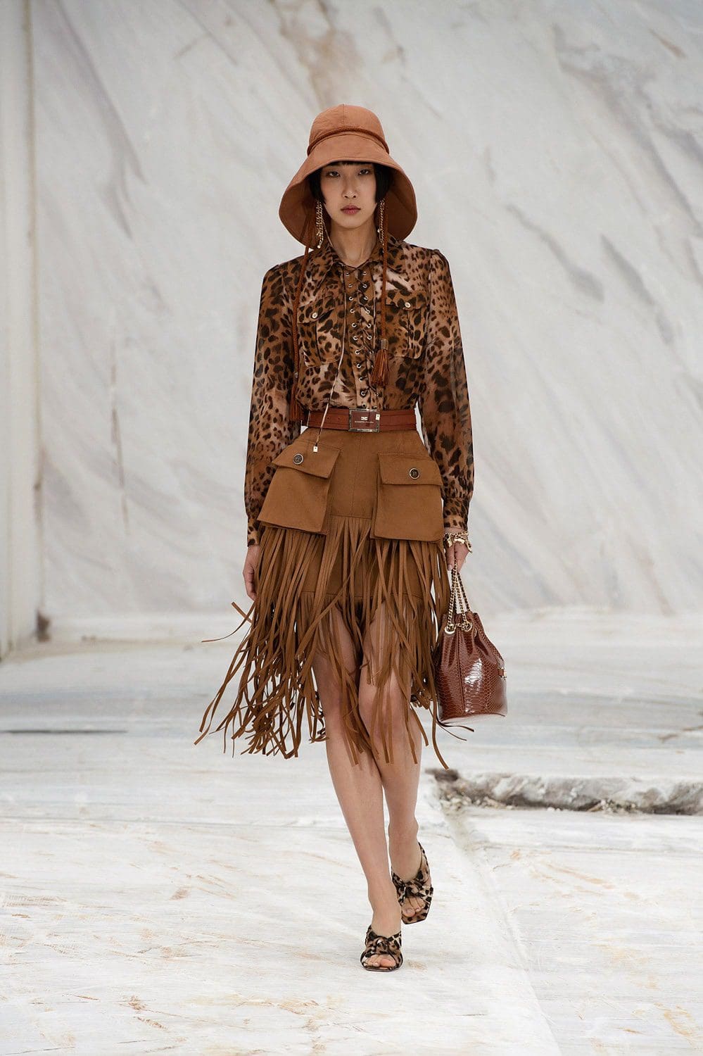 Elisabetta Franchi Spring Summer 2022 Milão por RUNWAY MAGAZINE