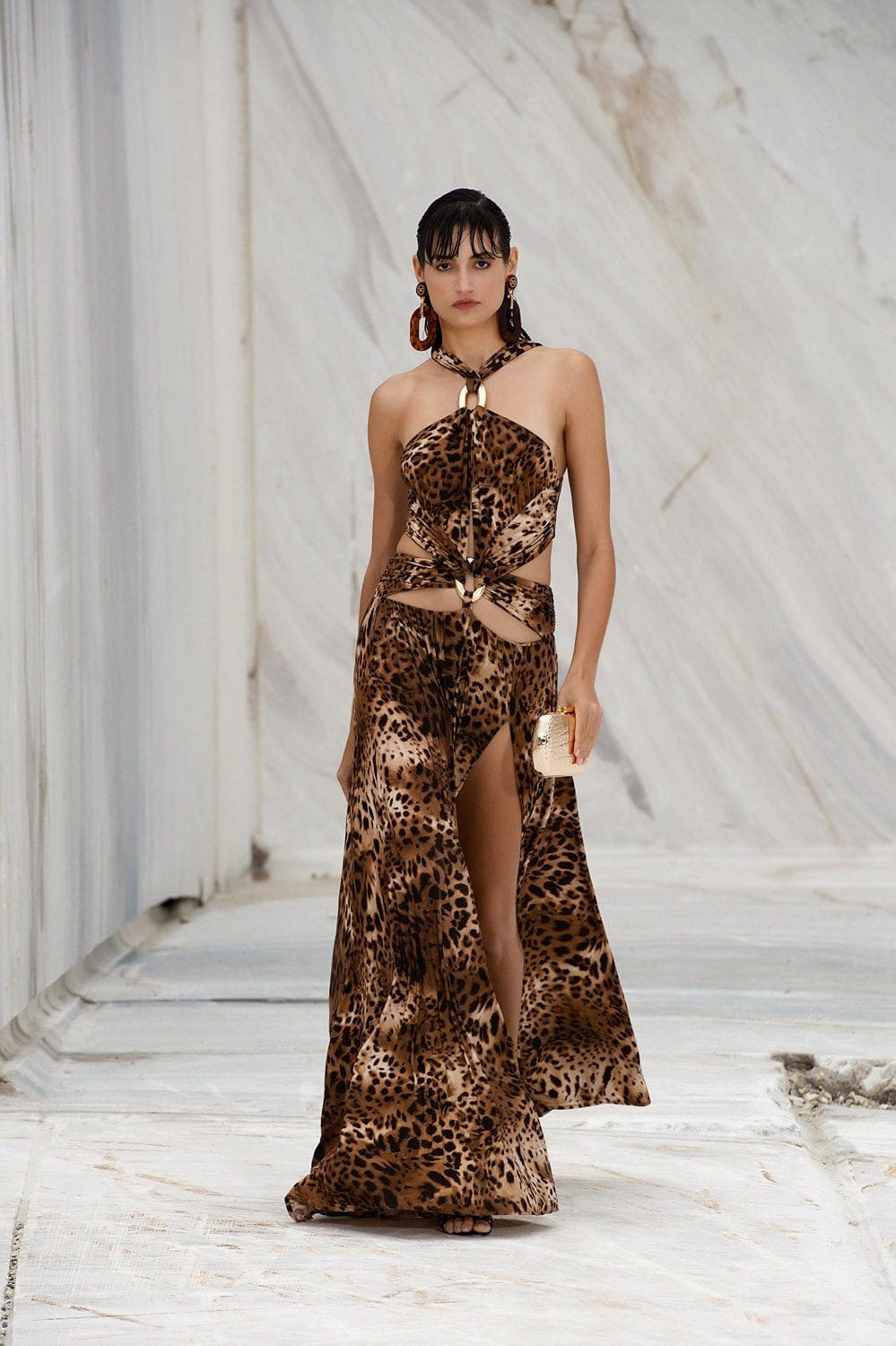 Elisabetta Franchi Spring Summer 2022 Milão por RUNWAY MAGAZINE