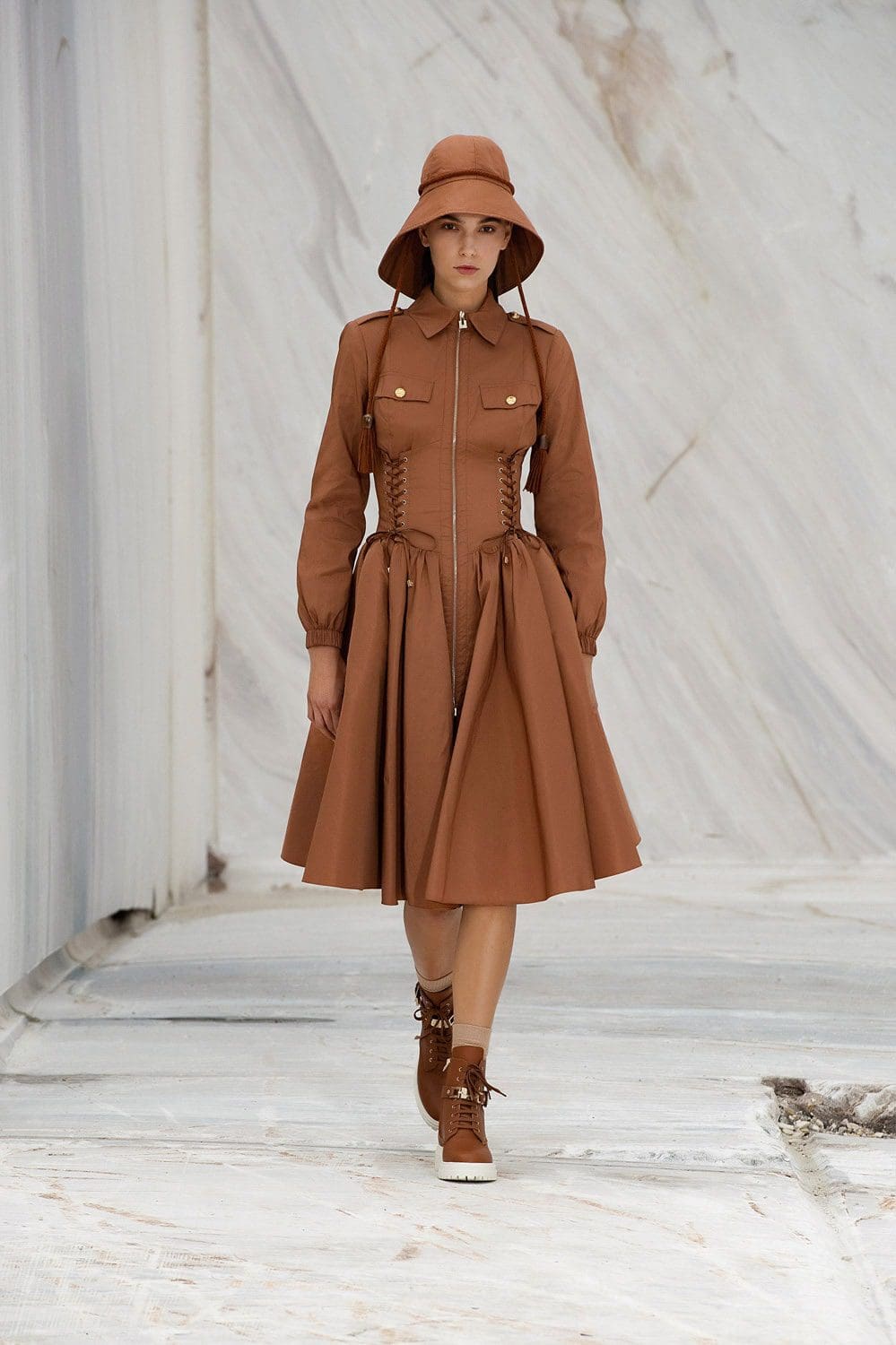 Elisabetta Franchi Spring Summer 2022 Milão por RUNWAY MAGAZINE