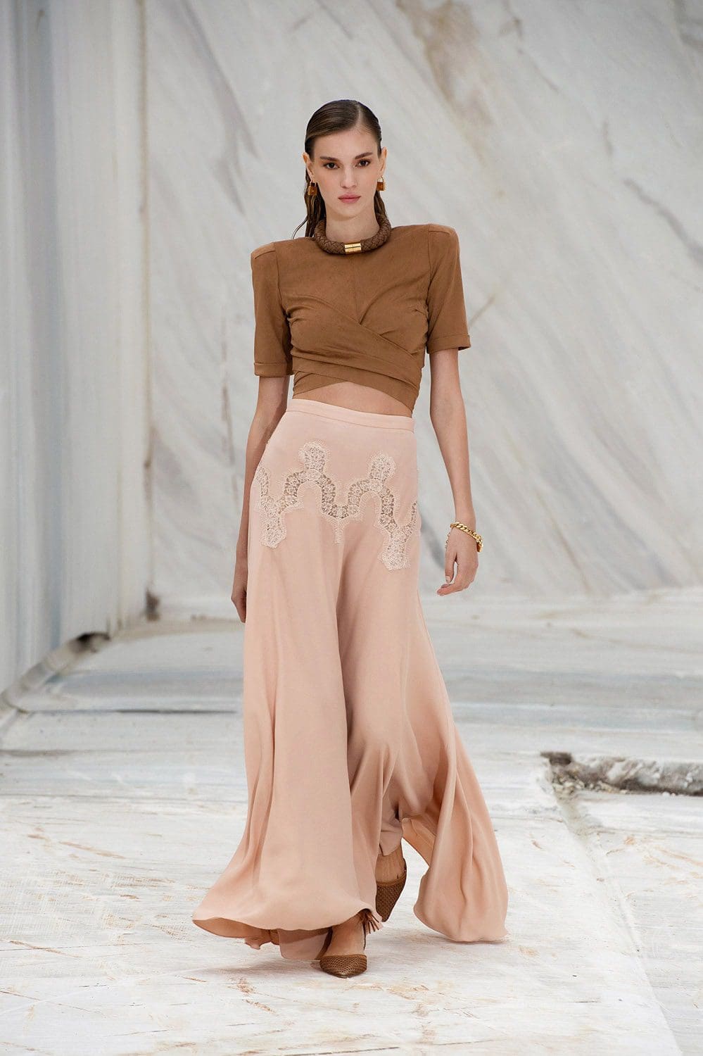 Elisabetta Franchi Spring Summer 2022 Milão por RUNWAY MAGAZINE
