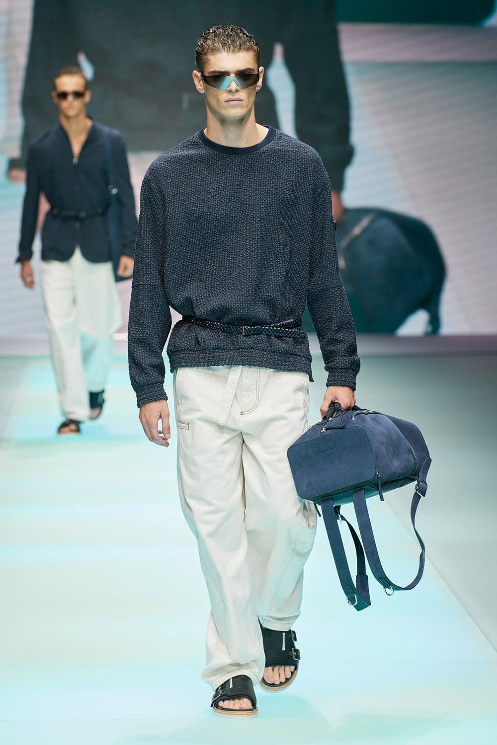 Emporio Armani Spring Summer 2022 por RUNWAY MAGAZINE