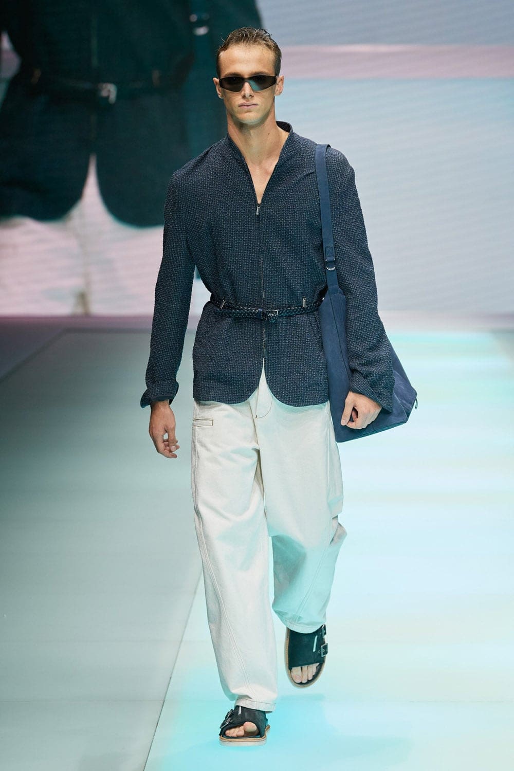 Emporio Armani Spring Summer 2022 por RUNWAY MAGAZINE