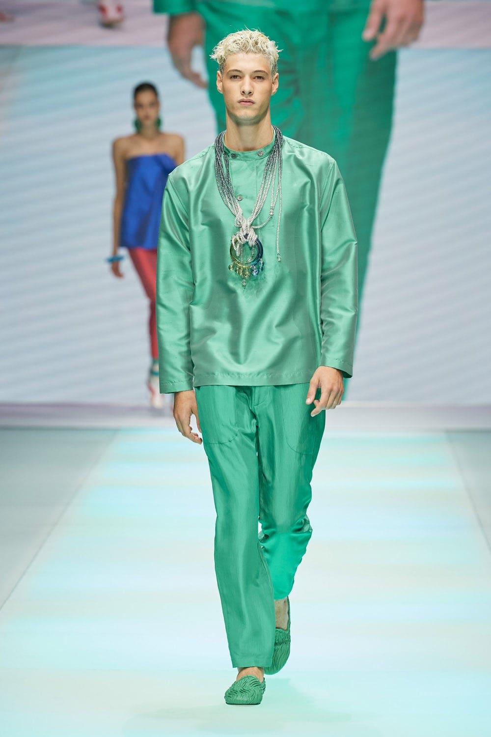 Emporio Armani Spring Summer 2022 por RUNWAY MAGAZINE